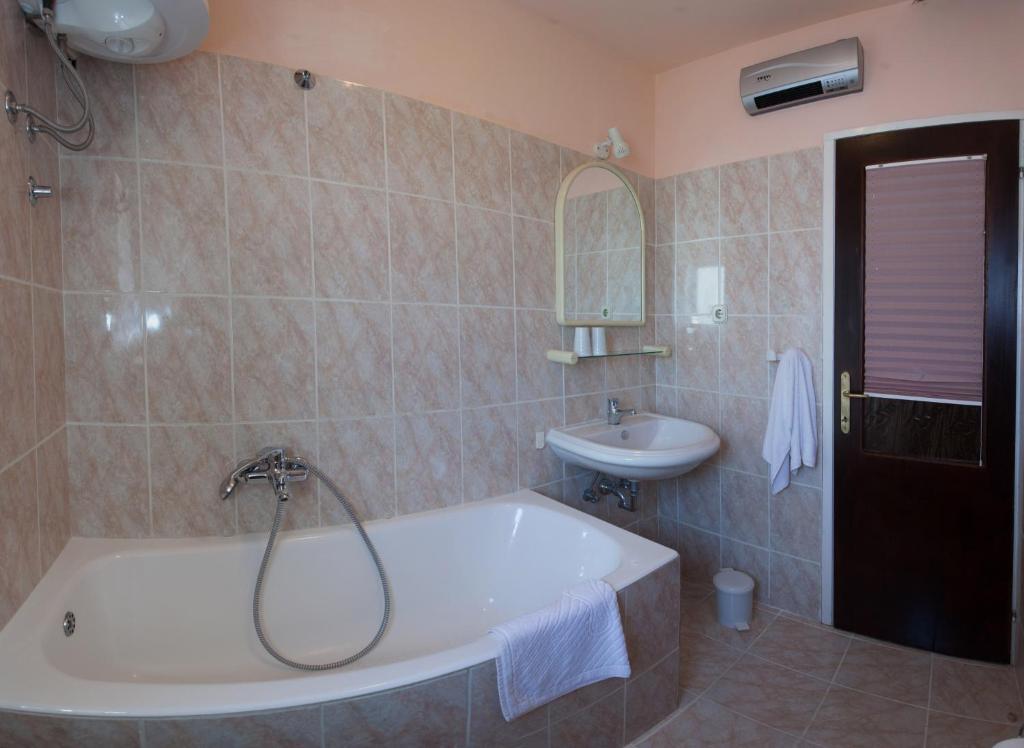 Apartments Beautiful Sandy Beach Split Bilik gambar